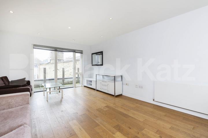 3 bed 3 bath property in the heart of east London with a Terrace Heneage Street , White Chapel  